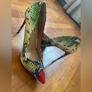 Snake print pumps